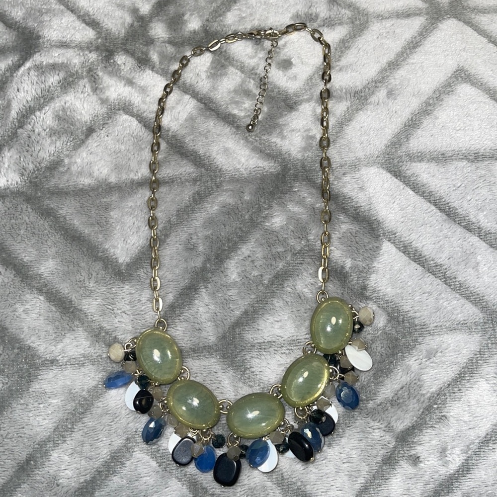 Blue necks lace with gold chain